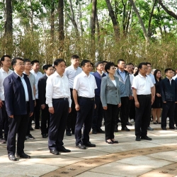 中国农业大学师生拜谒辛德惠院士墓